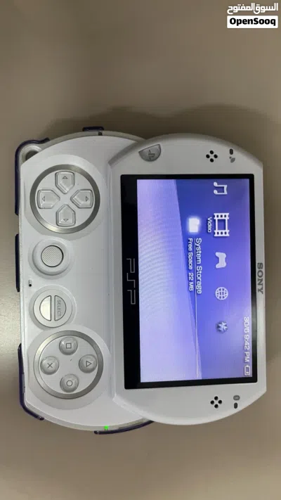 PSP go للبيع شبه جديده 2