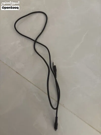 سوني فور فات مع مستلزماتها للبيع 3