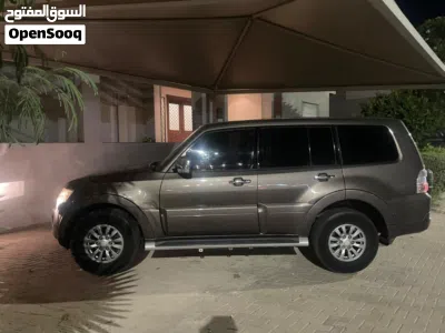 Mitsubishi Pajero GLS 2