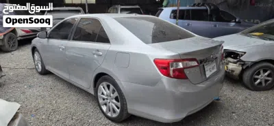 Toyota Camry GLE 2