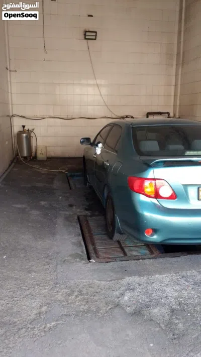 Toyota Corolla LE 2