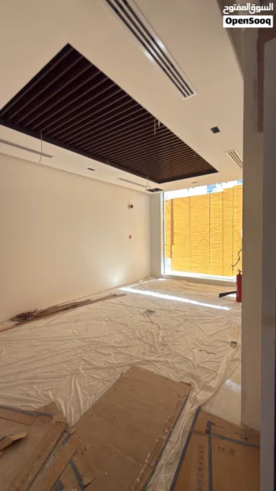 مكتب للايجار في غلا مقابل الشارع العام Office for rent in Ghala opposite the main street. 4