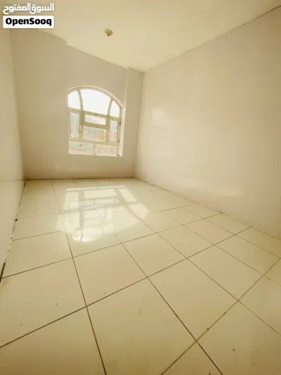 للايجار شقه وسيعه بمعنى الكلمه اربع غرف وحمامين ومطبخ وصاله كبيره سراميك دور رابع 3