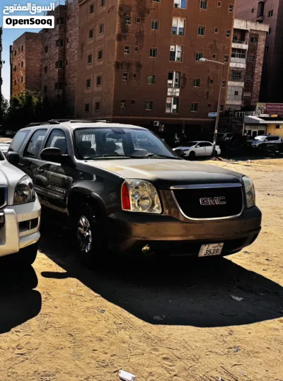 GMC Yukon Standard 3