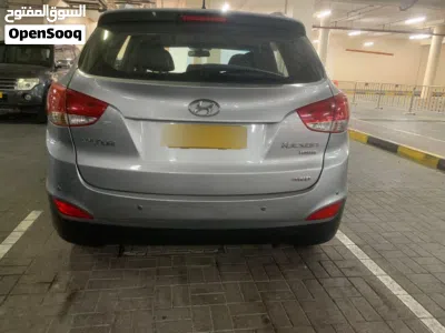 Hyundai Tucson GL Plus 2