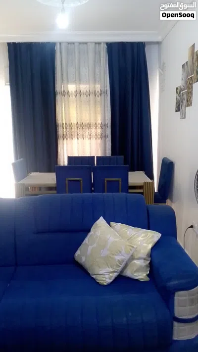 طاولة طعام(سفرة). طاولة و6 كراسي استعمال بسيط بحالة الجديد للبيع 3