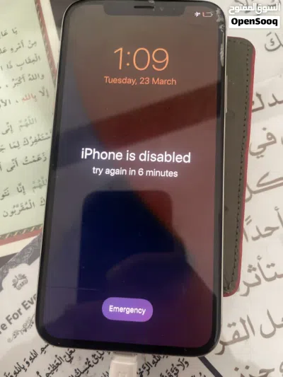 iPhone X white color 4