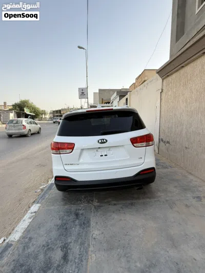 Kia Sorento EX 4