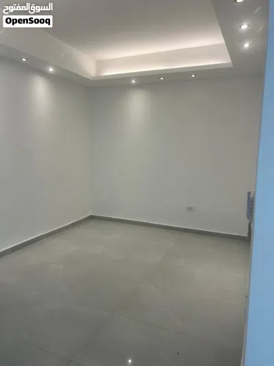 مكتب فاخر 81 م للايجار 3