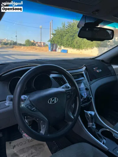 Hyundai Sonata SE 3