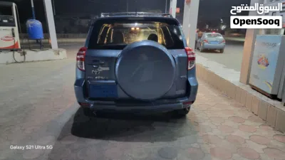 Toyota RAV 4 Limited 2