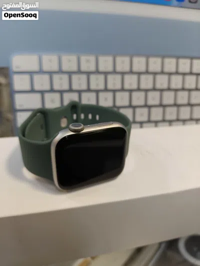 Apple watch 4 44 Mm بحالة الوكاااله 4