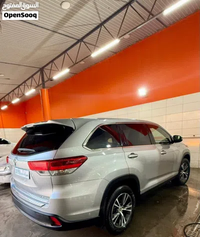 Toyota Highlander LE 3