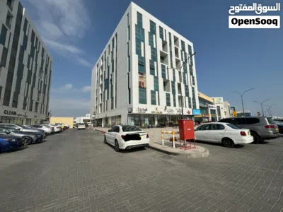 محلين في مبنى طيف 8، على شارع الموج.Two attached shops for rent in al Mouj st. In taif8 3