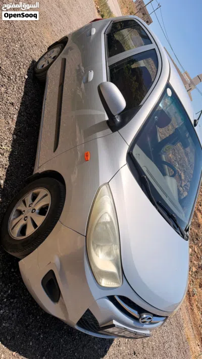 Hyundai i10 Standard 2