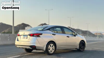 Nissan Versa S 2
