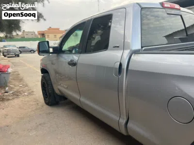 Toyota Tundra SR5 3