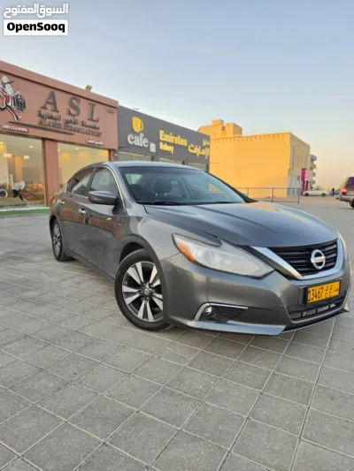 Nissan Altima S 4