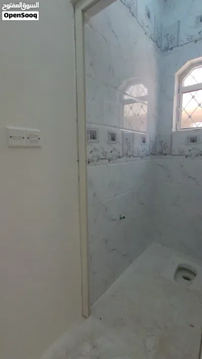 منزل للبيع مساحه 3 لبن شارعين 6و6 وسط حي سكني مخطط دوله قريب جدا لسوق وجميع الخدمات حي مزدحم بسكان 3