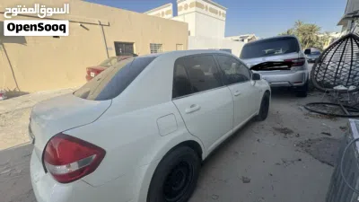 Nissan Tiida 3