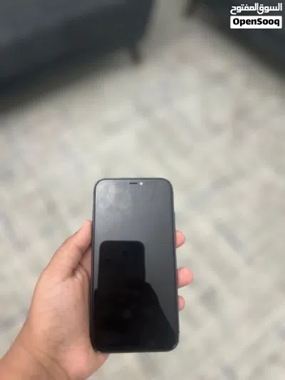آيفون 11 لون اسود 128 جي بي 4