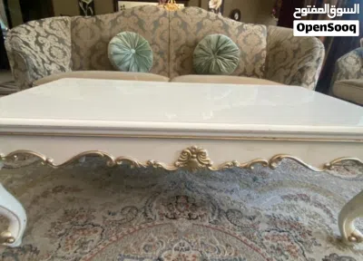 طقم كنب كلاسيكي و كرسي استرخاء 3