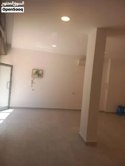 الوسيط لدينا صالة بيها زوز سرانتي ومكيفات تصلح عياده تجميل اومكاتب اوشركات او حضانه كل شي تصلح 4