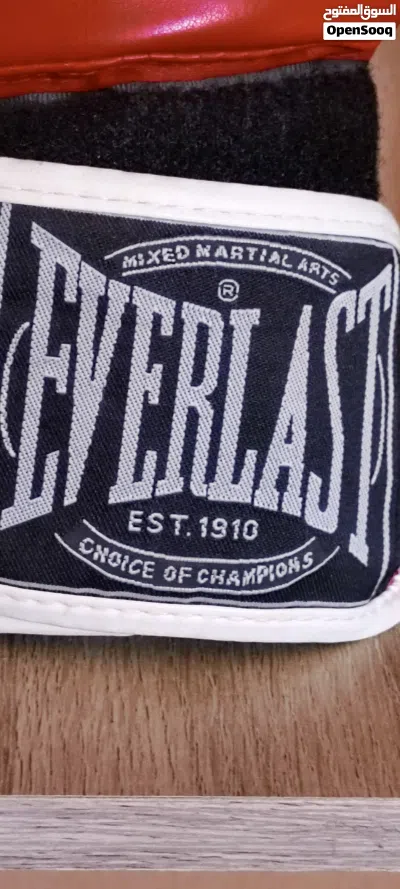 قفازات ملاكمة Everlast بحالة ممتازة للبيع 2