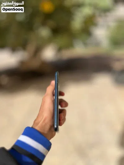 11برو محلي مش مفتوح نضيف هاتف خالي من عيوب اتصل عل رقم للوطا 3