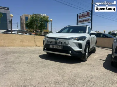 Toyota Corolla Cross XLE 2