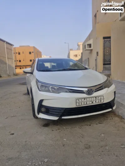 تويوتا كورولا XLE 4