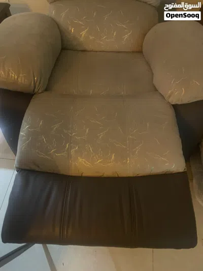 طاولة زجاجة انيقة وجلسة 3