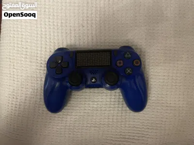 PlayStation 4 slim used -1tb blue limited edition. 2