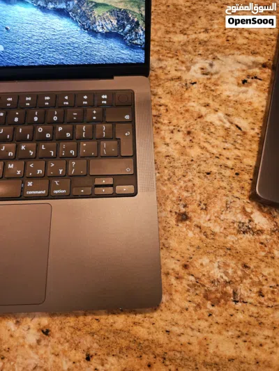 MacBook Pro M4 Max 1TB 64GB RAM 2