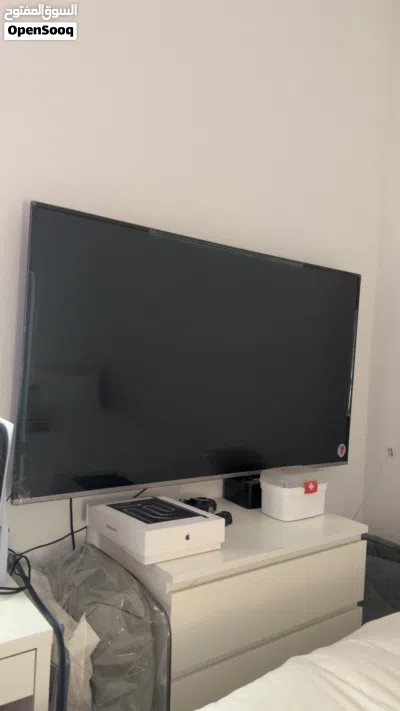 غرفه نوم للبيع مع ثلاجه وتلفاز 3