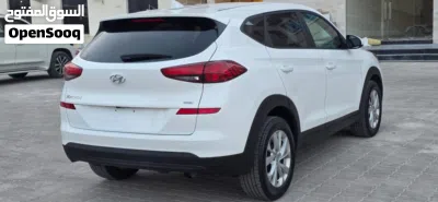 Hyundai Tucson SE 4