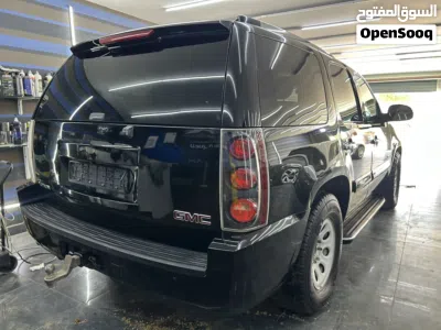 GMC Yukon Denali 4