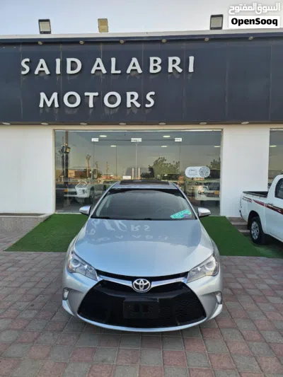 Toyota Camry SE 2