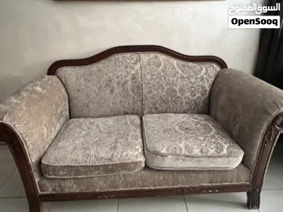 للبيع طقمين كنب بحالة الوكالة استخدام قليل وبسيط 3