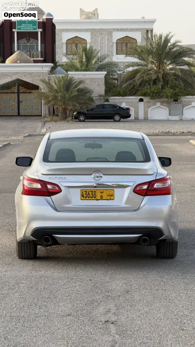 Nissan Altima S 4