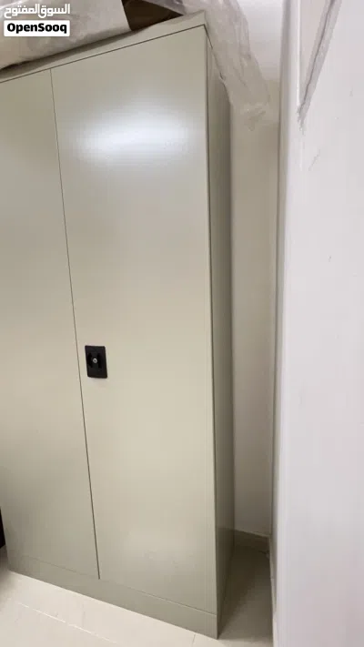 Steel Cupboard for Sale – Excellent Condition 3