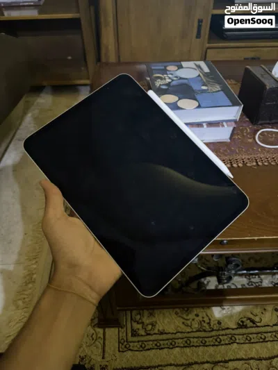 ابل تتبلت ايباد برو M4 معاه apple pencil اصلي 256Gb مستعمل اقل من شهر مشحون 7 مرات فقط 2