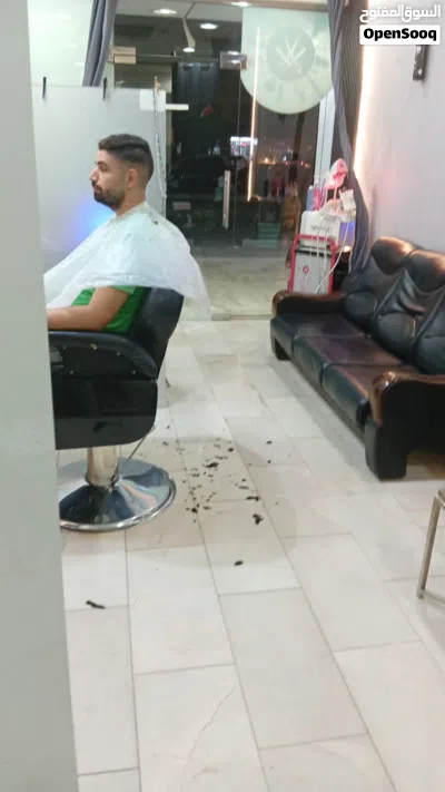 صالون حلاقة مجهز للحلاقة 2