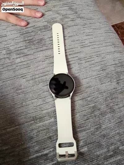 ساعه samsung watch 6 40m وكالة مع كل أغراضها زي الجديد 4