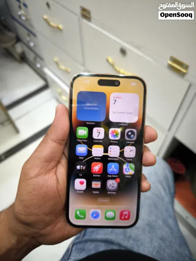 iPhone 14 Pro 256 GB Gold 3