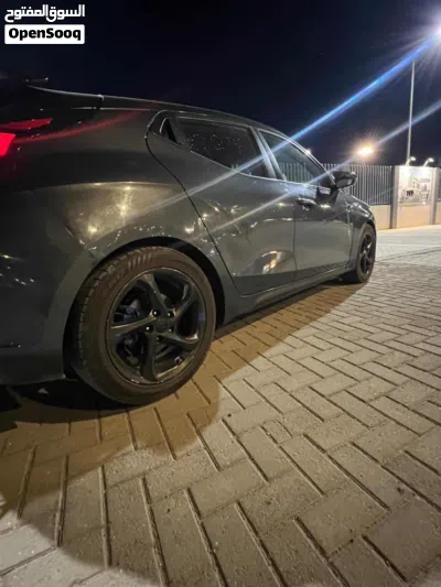 هيونداي فوليستر Standard 4