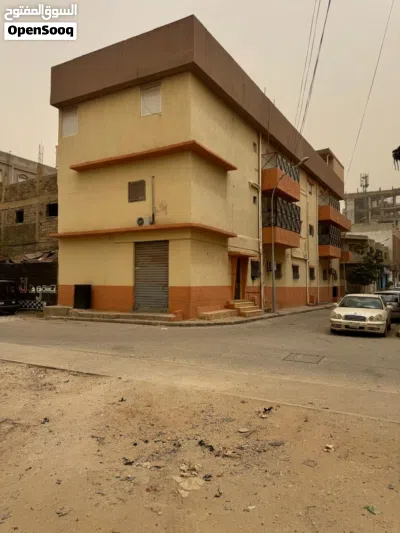 مبنى ثلاث أدوار فالبركة 3
