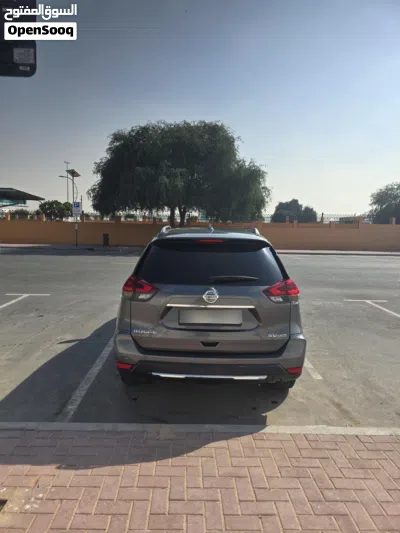 نيسان روج SV 4