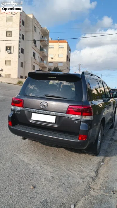 Toyota Land Cruiser GXR 4