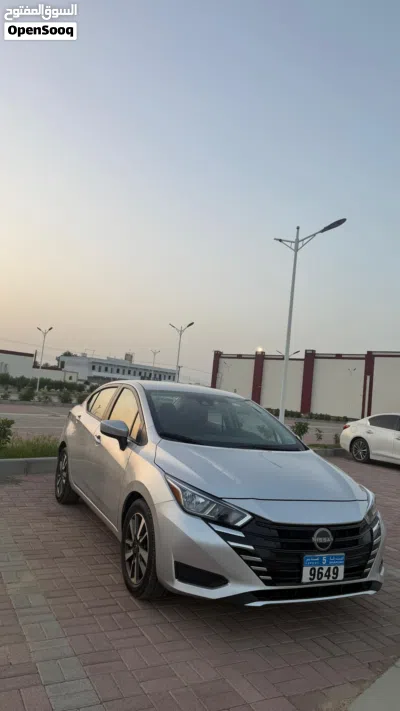 Nissan Versa SV 4